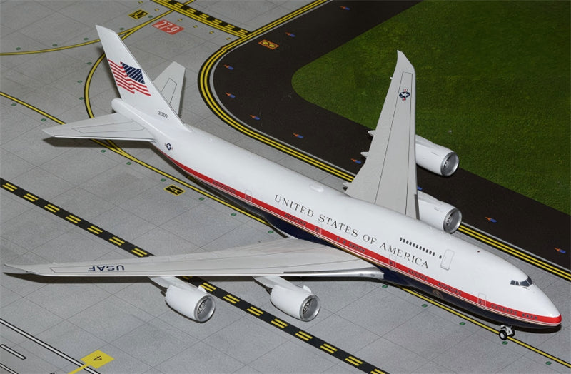 Geminijets 1:200 US Air Force Boeing 747-8 31000  DIECAST Model