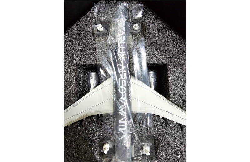 SQ Wings 1:200 Starlux Airlines A350-1000 B-58553 Flaps down DIECAST Model