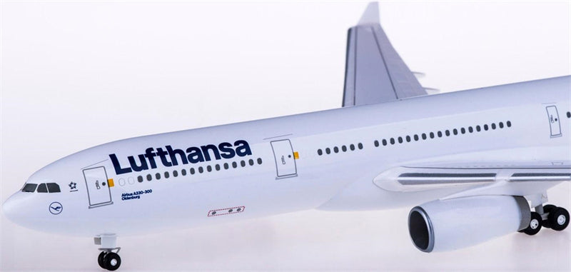 Hogan Lufthansa Airbus A330-300 D-AIKR 1:200 ABS Model view 2