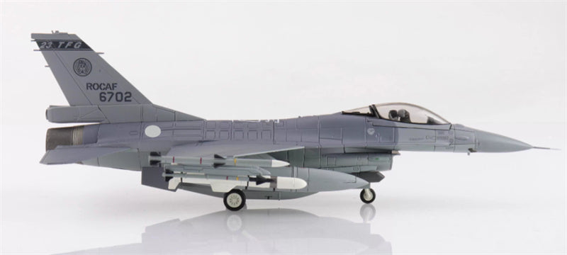 HOBBY MASTER ROCAF F-16V 23rd Tactical Fighter Group 1:72 Model  AGM-84 Harpoon anti-ship missile  6702