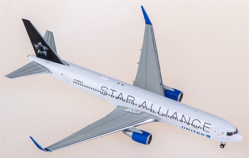 Geminijets United Airlines Boeing 767-300ER N653UA Star Alliance 1:400 Diecast Model view 2