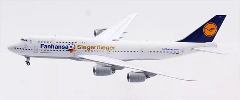 YY Wings Lufthansa Airlines Boeing 747-8 D-ABYI Fansha 1:400 Diecast Model view 4
