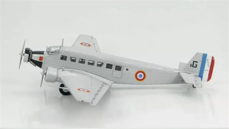 Hobby Master Ju 52 Junkers Armee de l'Air Bach Mai Indochina April 1950 1:144 Airplane Pre-built Model