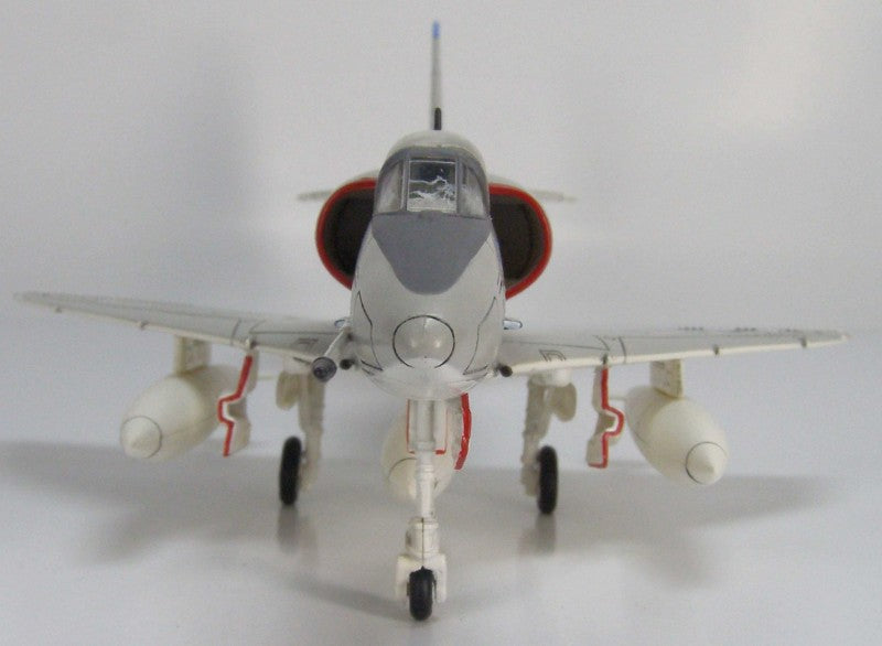 HOBBYMASTER US Navy A-4B VA-106 Gladiators 1:72 Model 1960s  USS Essex 144962