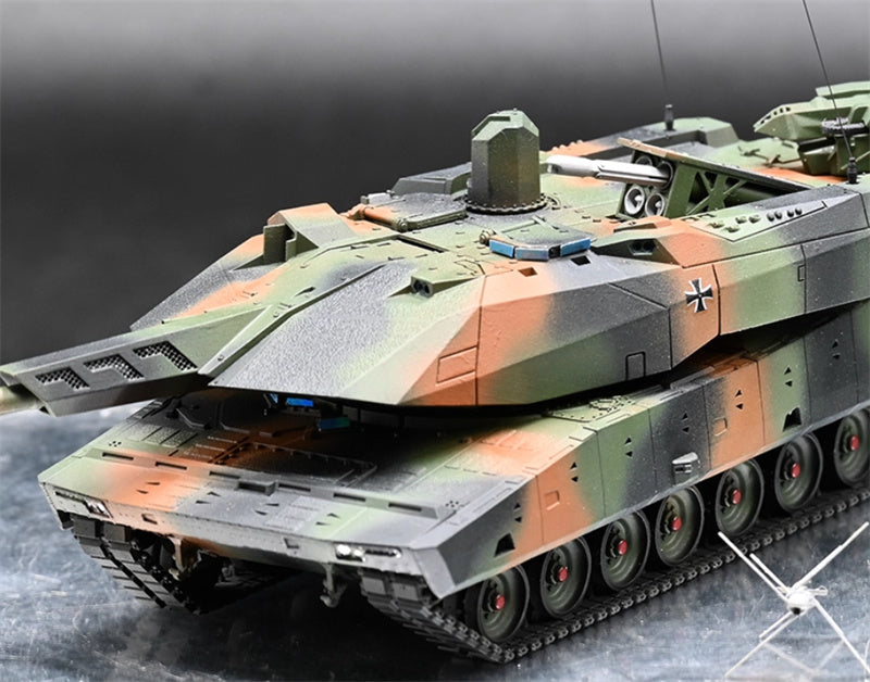 3R German KF51 main battle w/ cruise missiles tricolor coating 1:72 Tank Pre-built Model