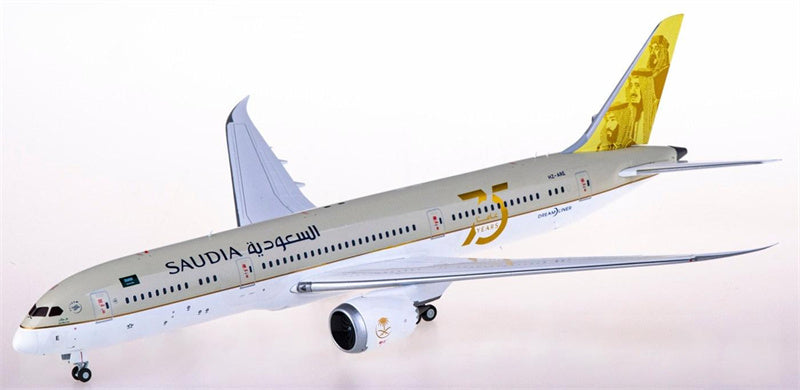 JC Wings Saudia Boeing 787-9 HZ-ARE 1:200 Diecast Model view 1
