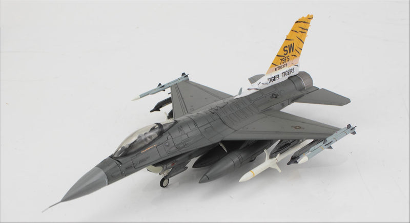 HOBBY MASTER USAF F-16CM 79th Fighter Squadron Tigers 1:72 Model 2023 91-0379