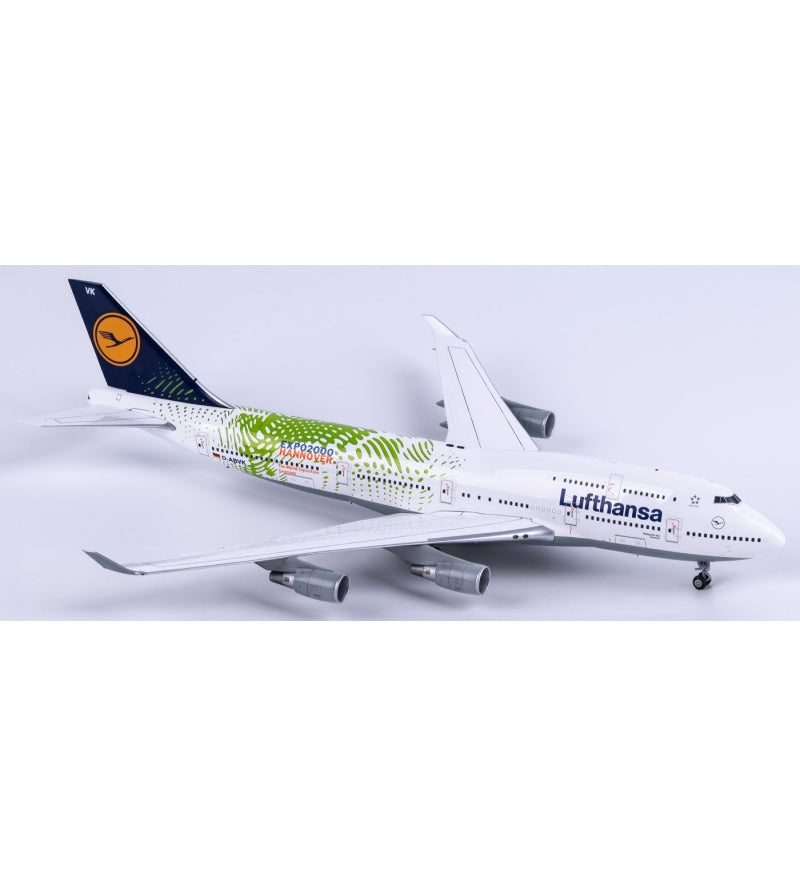 SQ Wings 1:200 Lufthansa Boeing 747-400 D-ABVK  DIECAST Model