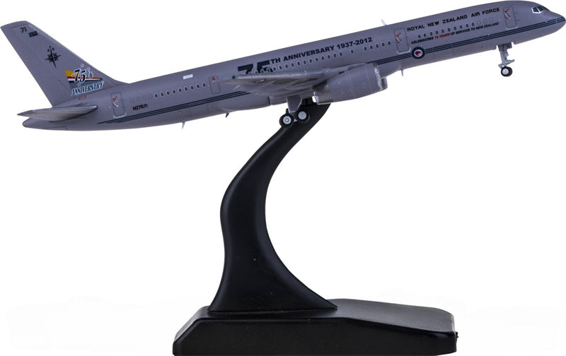 JC Wings Royal New Zealand Air Force Boeing 757-200 NZ7571 75th Anniversary 1:400 Diecast Model view 1