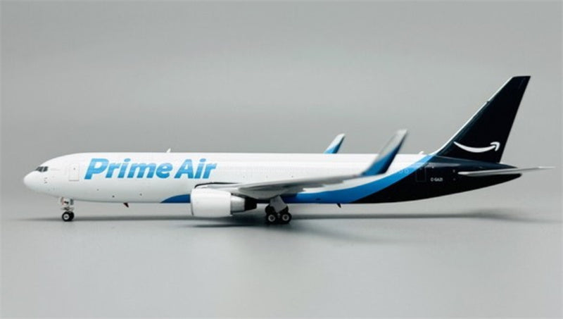 Phoenix Prime Air Boeing 767-300ER C-GAZI 1:400 Diecast Model view 2