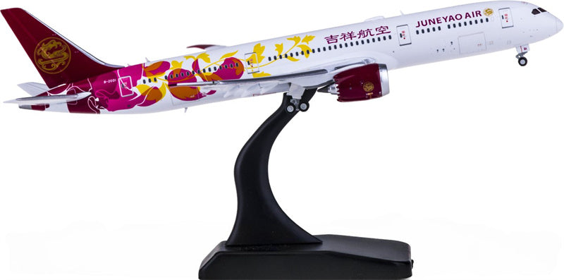 JC Wings Juneyao Airlines Boeing 787-9 B-20D1 Flaps Down 1:400 Diecast Model view 2