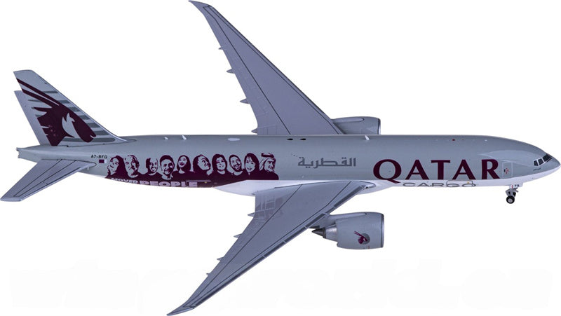 JC Wings Qatar Cargo Boeing 777-200LRF A7-BFG Interactive 1:400 Diecast Model view 2