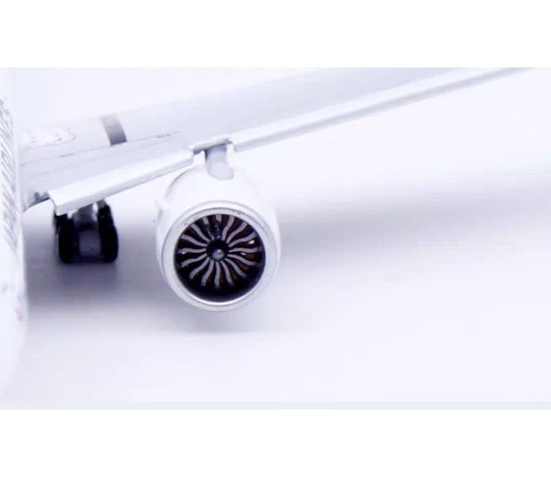 JC Wings 1:400 Japan Airlines B777-300ER JA731J Flaps down DIECAST Model
