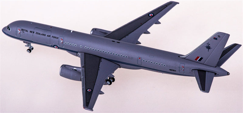 JC Wings Royal New Zealand Air Force Boeing 757-200 NZ7571 1:400 Diecast Model view 3