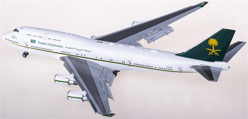 JC Wings Saudi Royal Aviation Boeing 747-400 HZ-HM1 Flaps Down 1:400 Diecast Model view 2