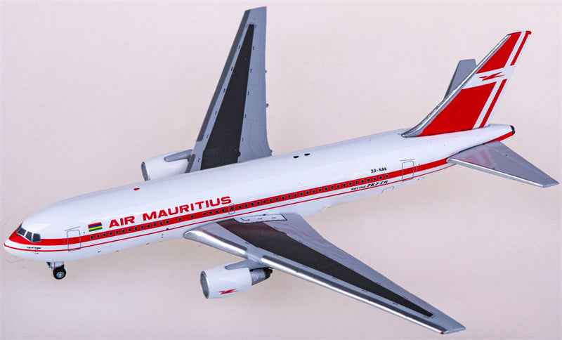 AeroClassics Air Mauritius Boeing 767-200 3B-NAK 1:400 Diecast Model view 2