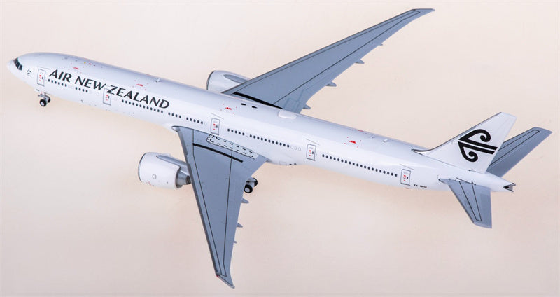 JC Wings 1:400 Air New Zealand Boeing 777-300ER ZK-OKU Diecast Model view 2