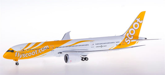 Phoenix Scoot for Boeing 787-9 9V-OJA 1:200 Aircraft Pre-built  Airliner Model Display