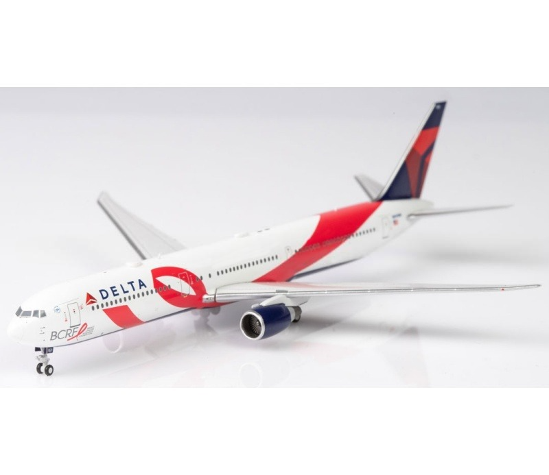 PandaModel 1:400 Delta Air Lines B767-400ER N845MH  DIECAST Model
