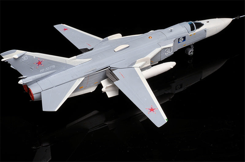 CALIBRE WINGS SU-24MR Russian Navy 30 White 1:72 Aircraft Pre-built Model