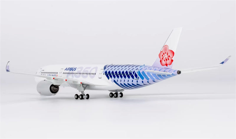 NG Models China Airlines Airbus A350-900 B-18918 regular version 1:400 Diecast Model view 3