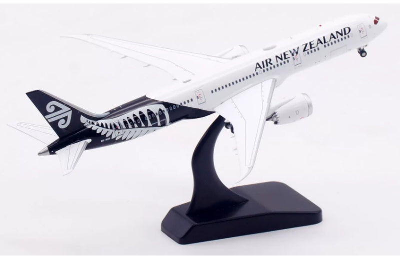 Aviation 1:400 Air New Zealand B787-9 ZK-NZR  DIECAST Model