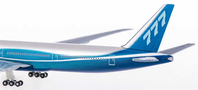 Hogan Boeing 777-300ER Dreamliner colour 1:500 Diecast Model view 5