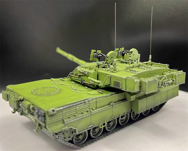 AM Italian Ram main battle tank C1 PSO type with additional armor 1:72 Tank Pre-built Model