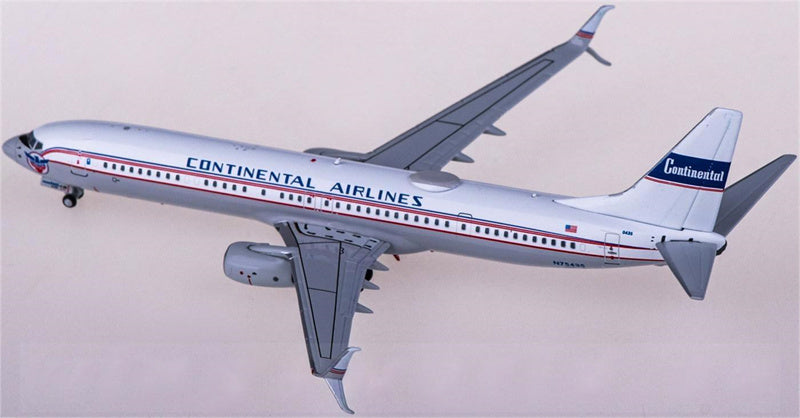 NG Models United Airlines Boeing 737-900ER N75435 1:400 Airplan Diecast Model view 3