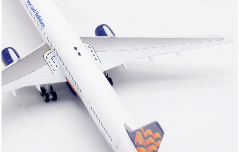 Inflight 1:200 ATA B757-300 N555TZ  DIECAST Model