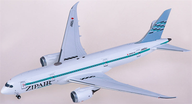 NG Models ZIPAIR Boeing 787-8 JA825J 1:400 Diecast Model view 4