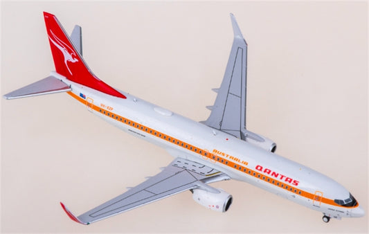 AeroPolaris Qantas Boeing 737-800 VH-XZP 1:400 Diecast Model view 1