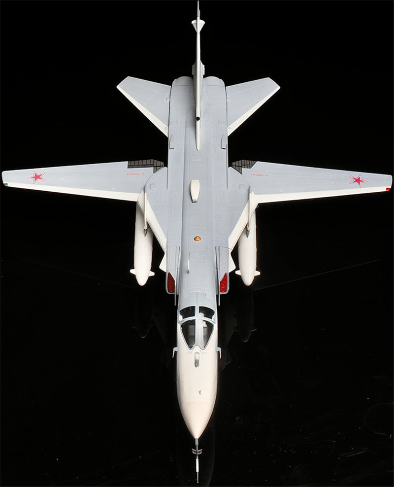 CALIBRE WINGS SU-24MR Russian Navy 30 White 1:72 Aircraft Pre-built Model