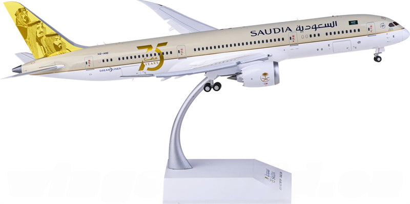 JC Wings Saudia Boeing 787-9 HZ-ARE Flaps Down 1:200 Diecast Model view 2