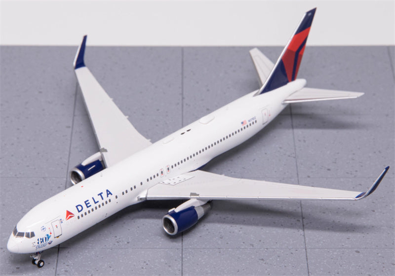 PandaModel DELTA Air Lines Boeing B767-300ER N171DZ 80th Anniversary of D-DAY & Battle of Normandy 1:400 Aircraft Pre-built Model