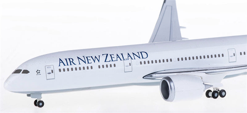 Hogan Air New Zealand Boeing 787-9 1:400 Diecast Model view 5