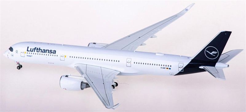 Geminijets Lufthansa Airbus A350-900 D-AIXP 1:400 Diecast Model view 2