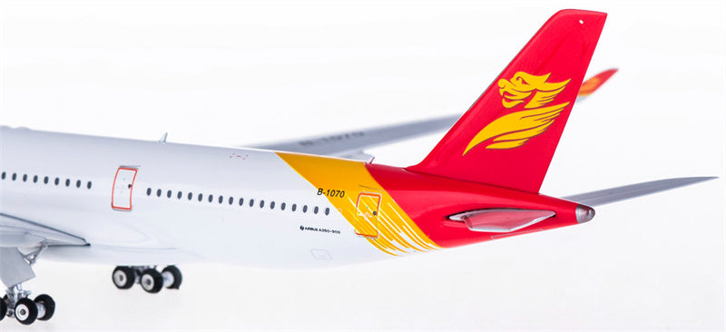 Phoenix Capital Airlines Airbus A350-900 B-1070 1:400 Diecast Model view 4
