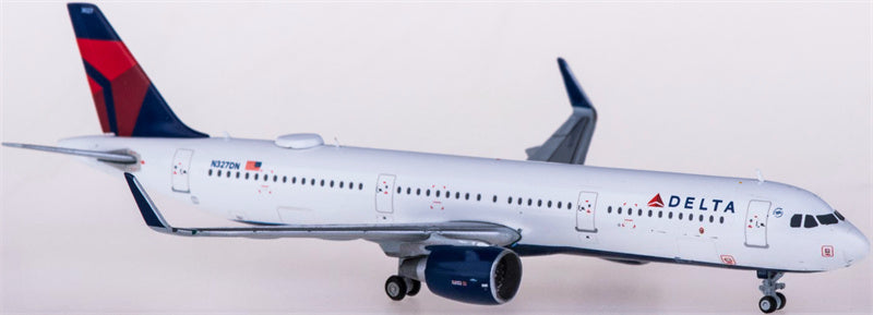 Geminijets Delta Air Lines Airbus A321 N327DN 1:400 Diecast Model view 2