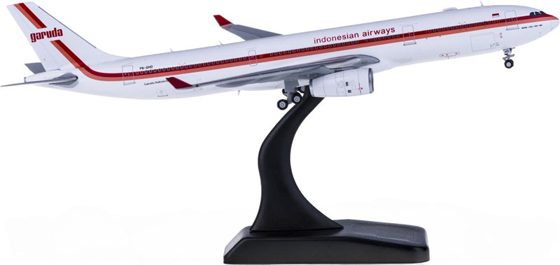 JC Wings Garuda Indonesia Airbus A330-300 PK-GHD Retro Livery 1:400 Diecast Model view 2