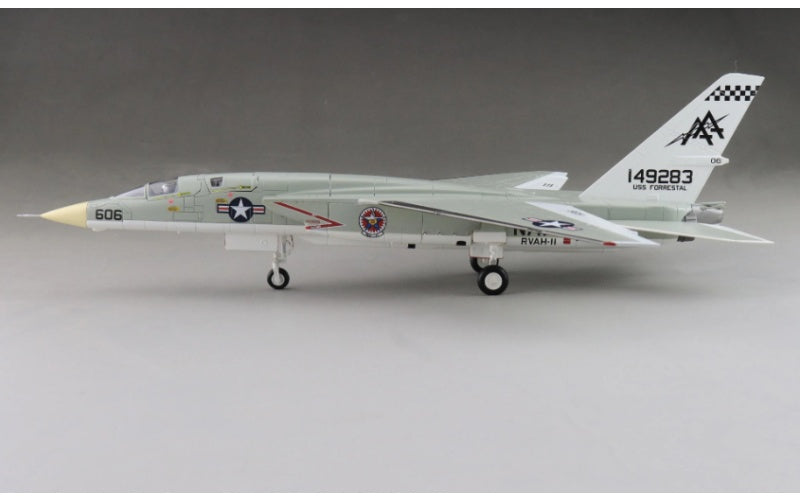 HOBBY MASTER  RA-5C  1:72 Model 1967  USS Forrestal 149283