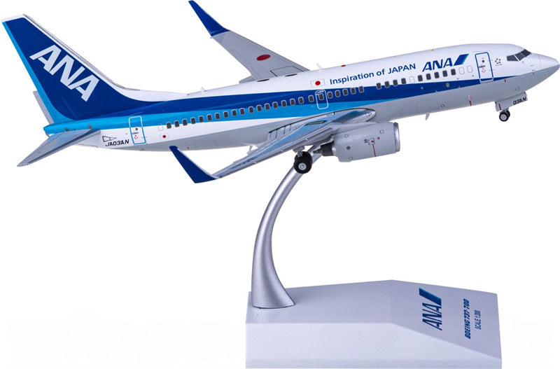 JC Wings ANA Boeing 737-700 JA03AN 1:200 Diecast Model view 2
