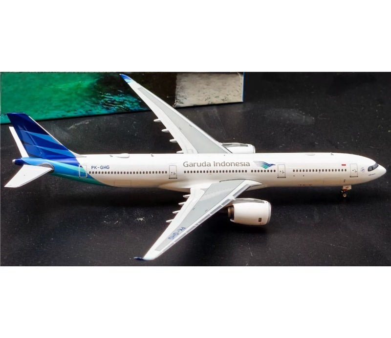 Phoenix 1:400 Garuda Indonesia A330-900Neo PK-GHG  DIECAST Model