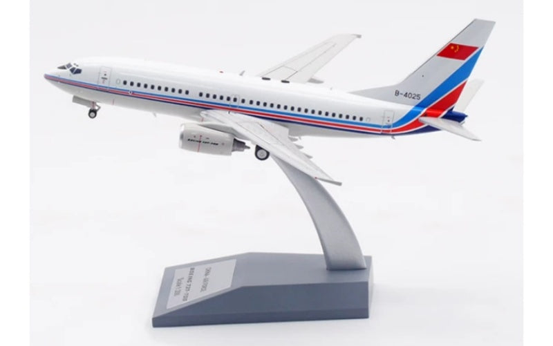 Aviation 1:200 PLAAF Chinese Air Force B737-700 B-4025 Limited Edition DIECAST Model