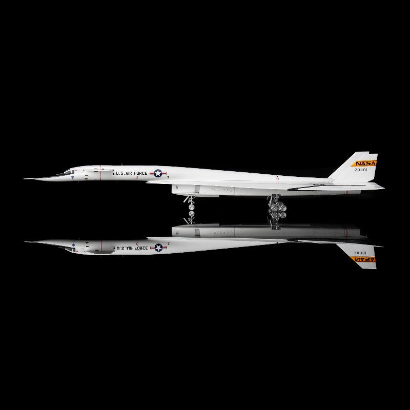 SQ Wings US Air Force XB-70  1:200 Model   NASA 20001