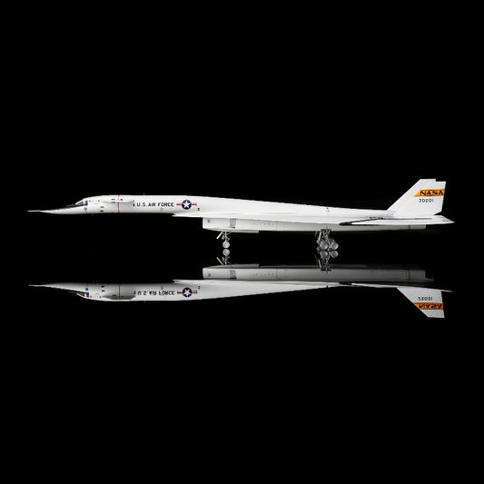 SQ Wings US Air Force XB-70  1:200 Model   NASA 20001