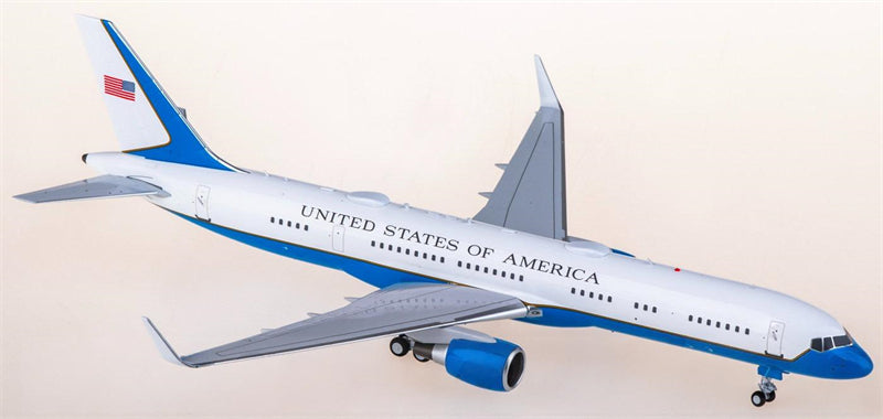 NG Models 1:200 USAF Boeing 757-200 C-32A 19-0018 Diecast Model view 3