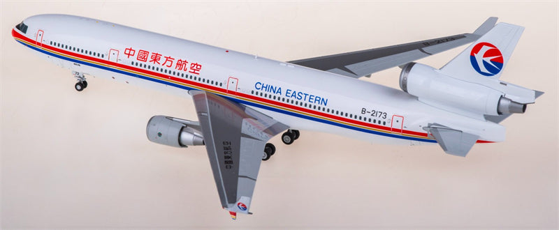 SQ Wings China Eastern Airlines McDonnell Douglas MD-11 B-2173 1:200 Diecast Model view 3