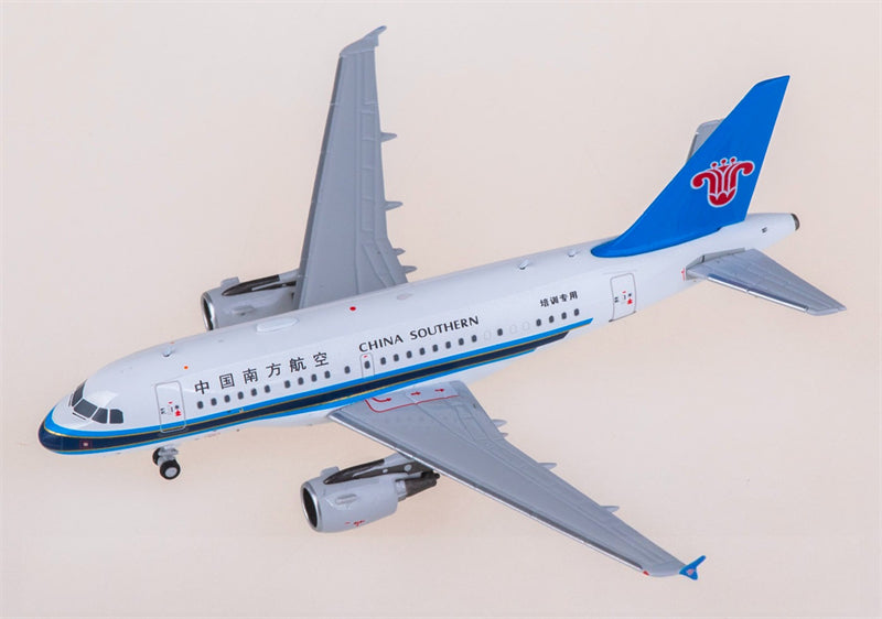 FLOZ China Southern Airbus A318 1:400 Diecast Model view 1
