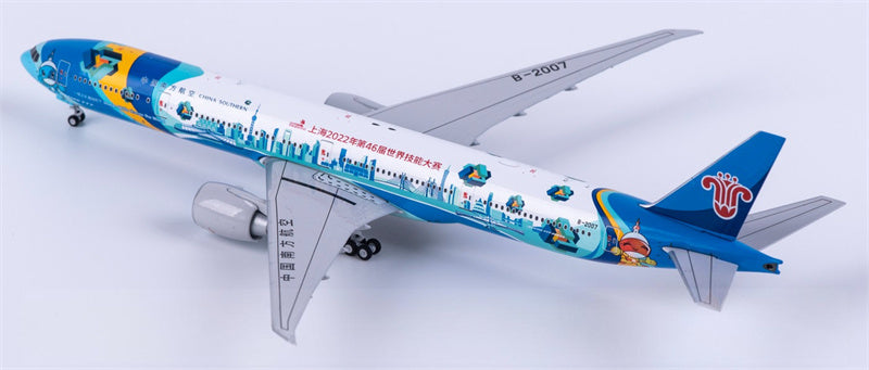 NG Models China Southern Boeing 777-300ER B-2007 Collector's Edition 1:400 Diecast Model view 2